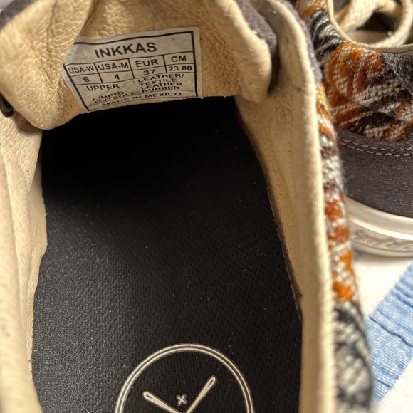 Inkkas Low Top Sneakers - Picture 5 of 7